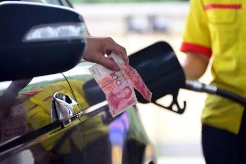 油价预涨810元“明天5月28日”调价窗口开启“地板价”存废引发争议