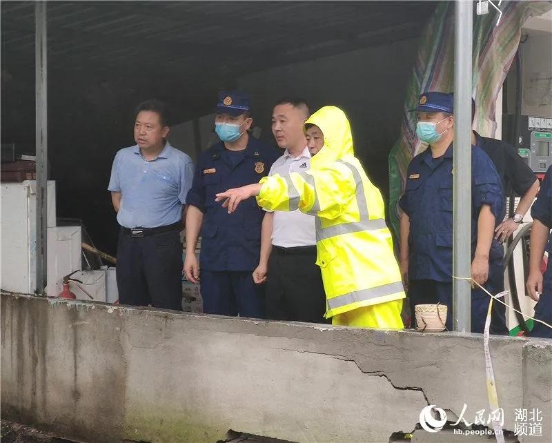 行业快讯 | 河南濮阳推进加油站涉税平台建设 & 湖北英山加油站雨中抢险